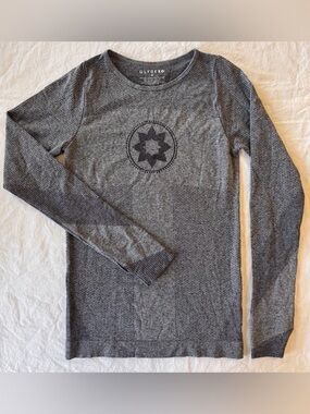 Glyder Women's Long Sleeve Active Top Grey Size Small Club Pilates Logo NWOT